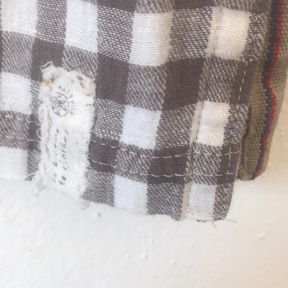 • incredible 5 button tunic • - Picture 8 of 8